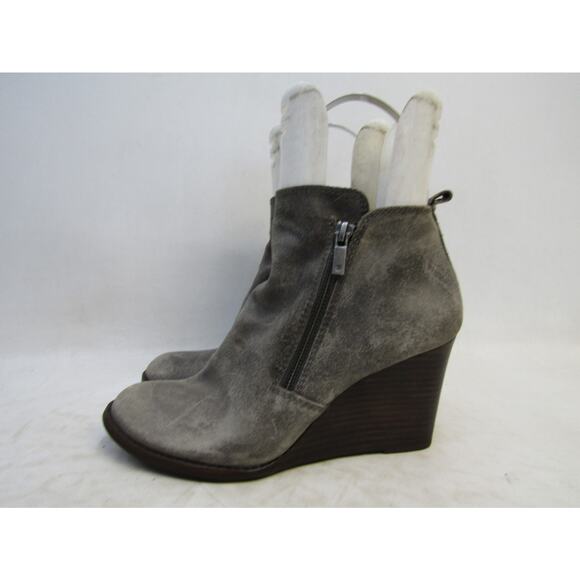 Lucky Brand Womens Size 9.5 M Distressed Gray Suede Ankle Fashion Boots Bootie - Picture 1 of 11